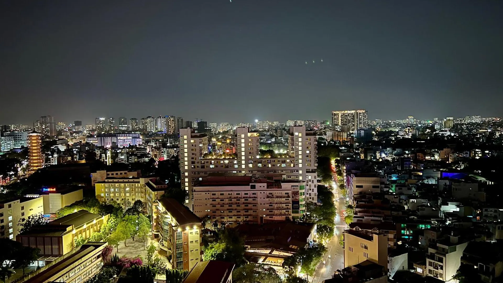 Uphoenix Home- Hado Centrosa Garden Ho Chi Minh City