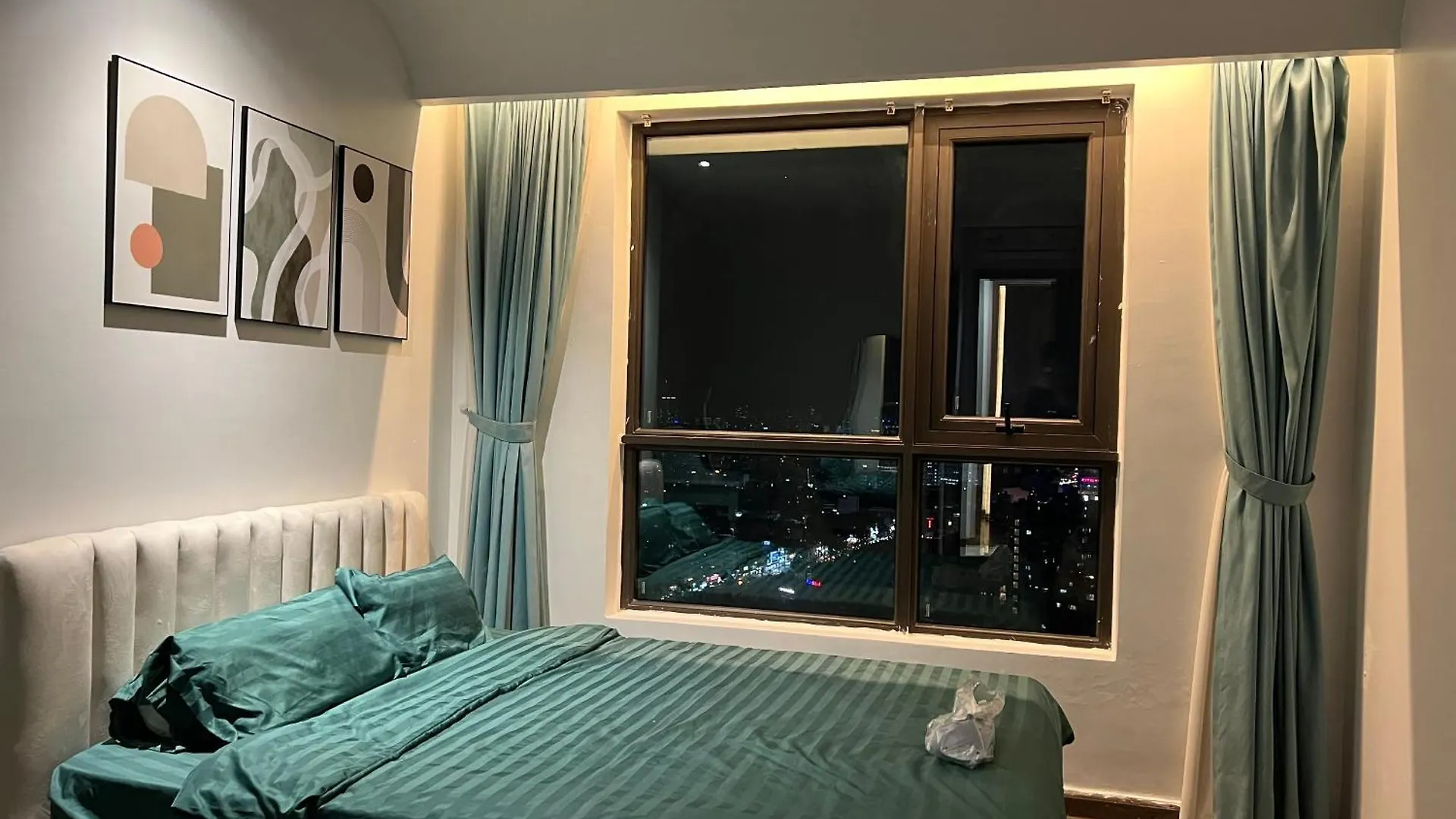 Aparthotel Uphoenix Home- Hado Centrosa Garden Ho Chi Minh City Vietnam