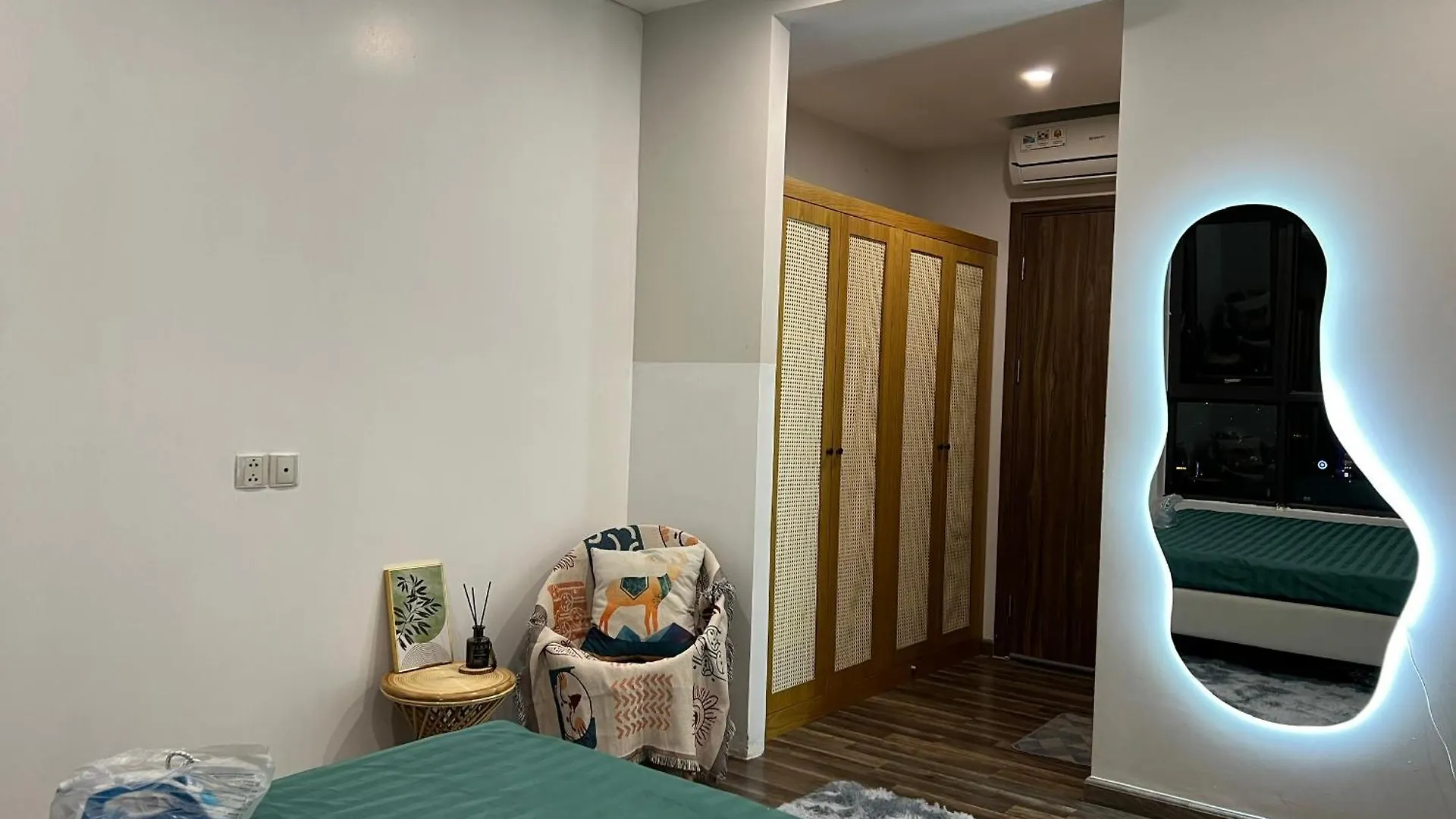 Uphoenix Home- Hado Centrosa Garden Ho Chi Minh City 0*,