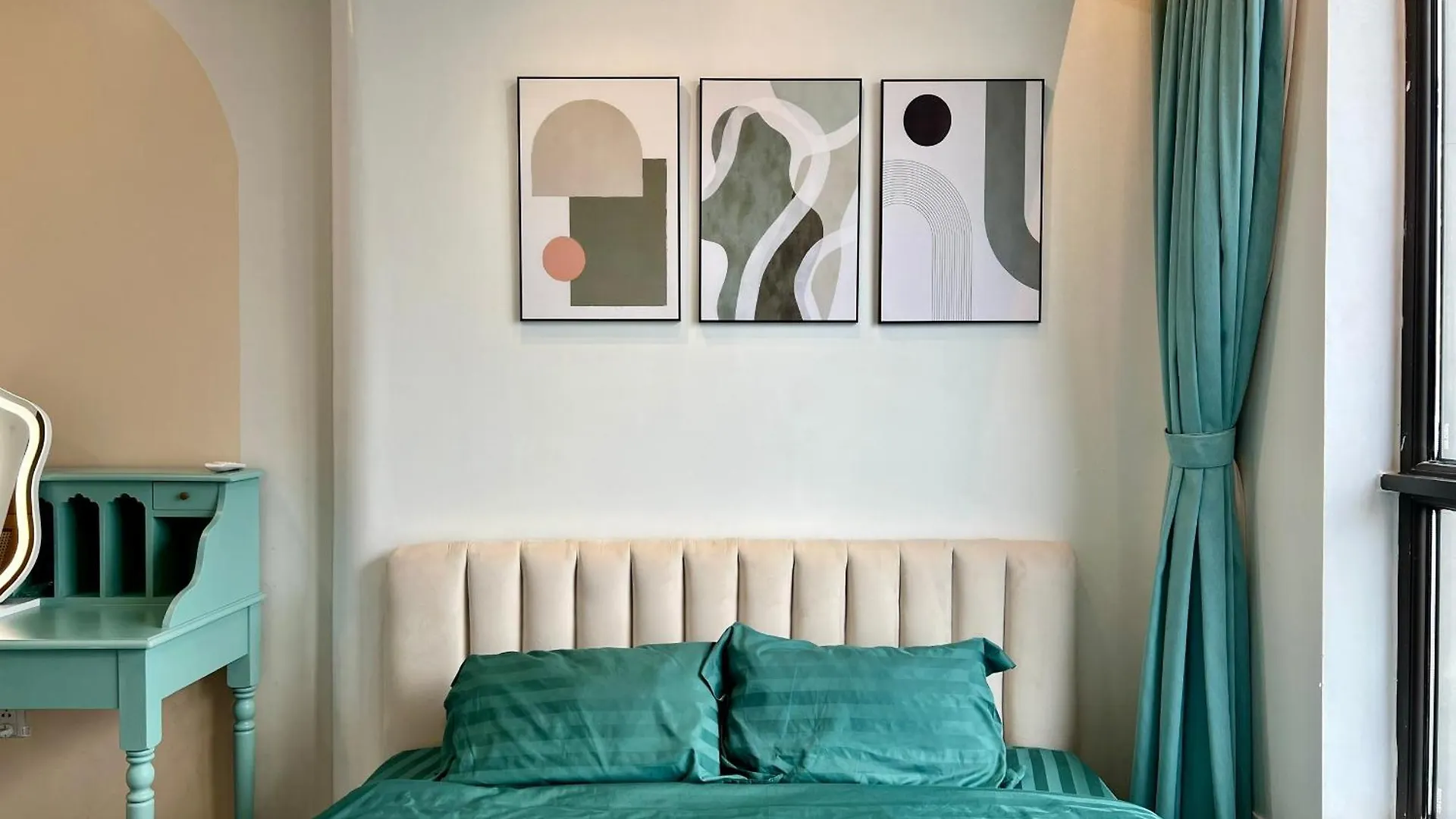 Uphoenix Home- Hado Centrosa Garden Ho Chi Minh City Vietnam