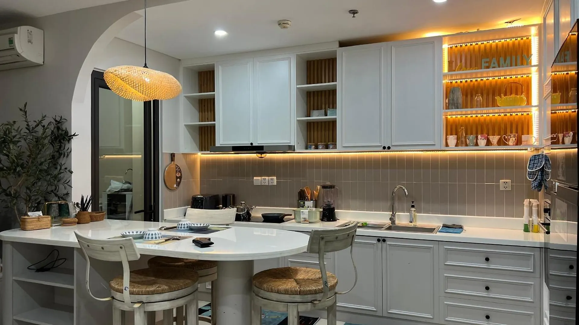 Aparthotel Uphoenix Home- Hado Centrosa Garden Ho Chi Minh City