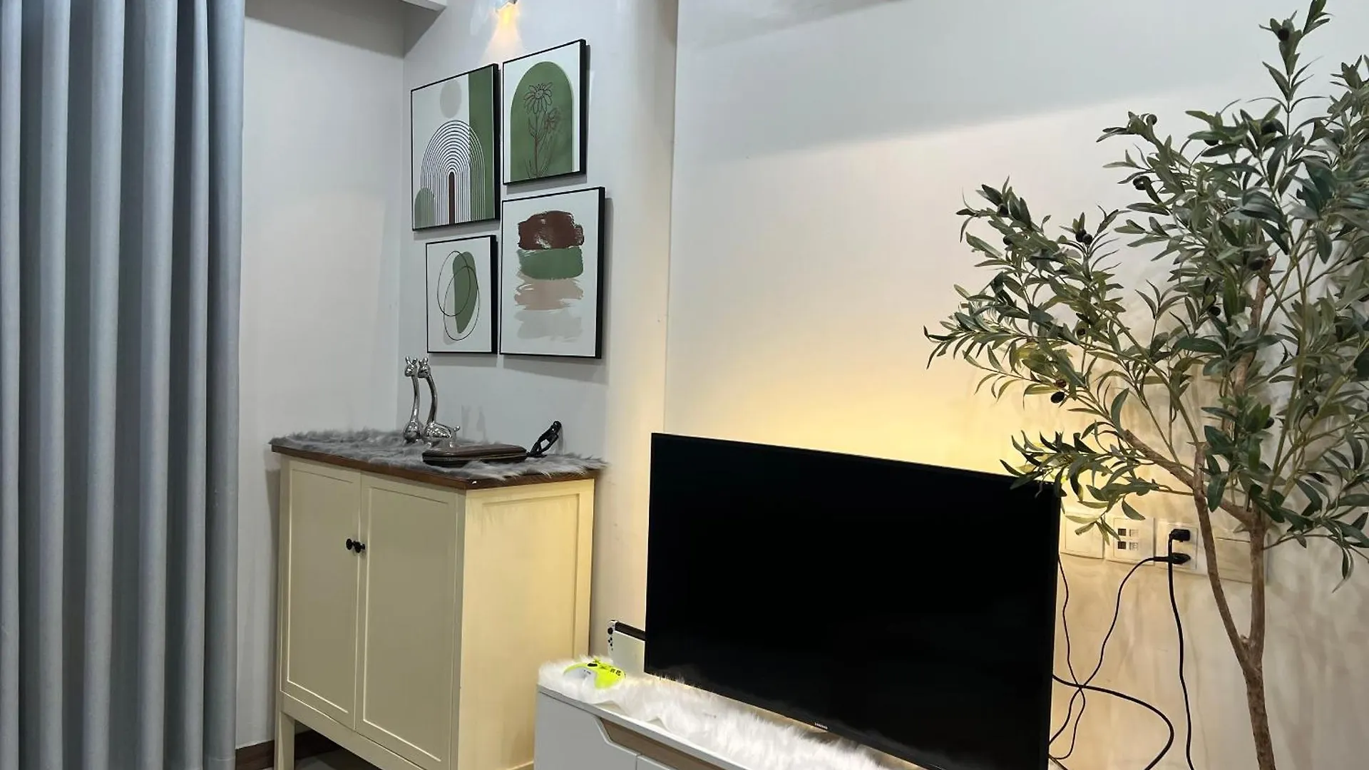 Uphoenix Home- Hado Centrosa Garden Ho Chi Minh City 0*,  Vietnam