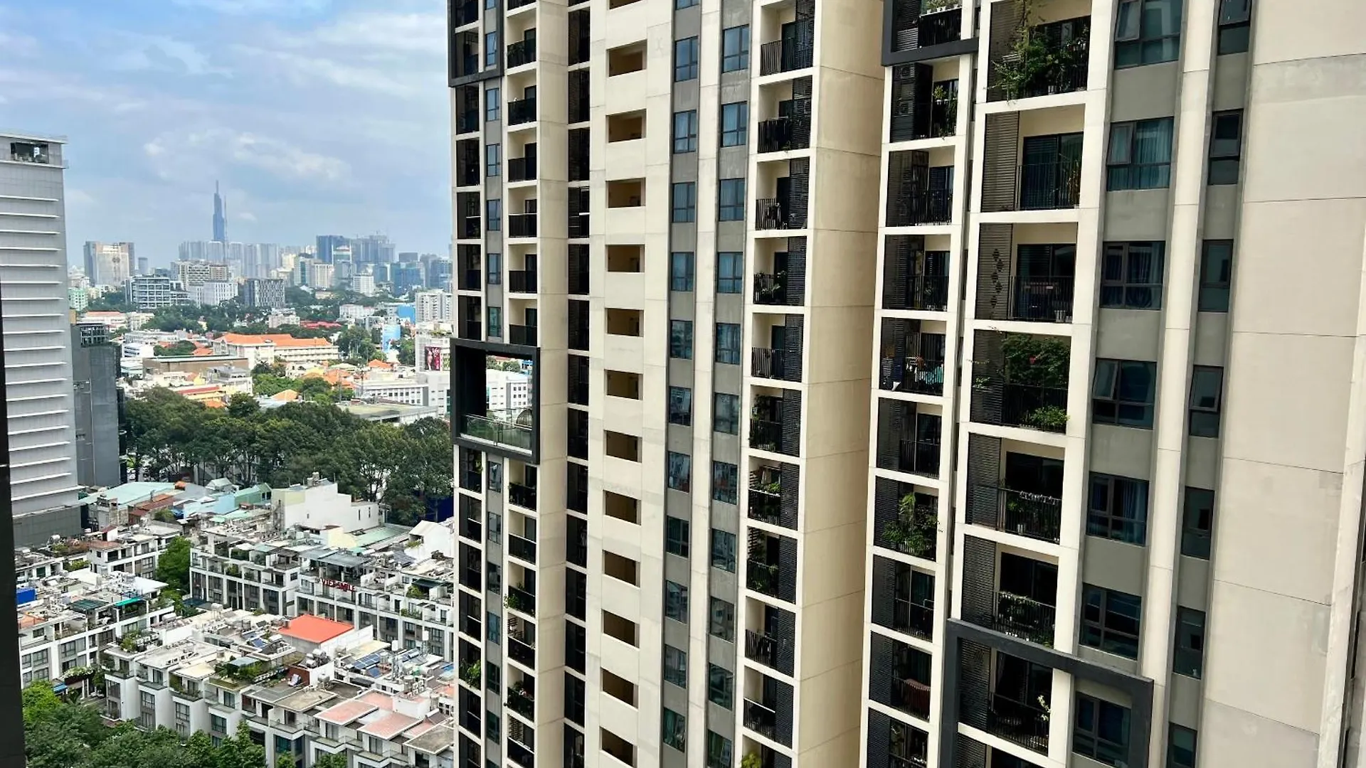Uphoenix Home- Hado Centrosa Garden Ho Chi Minh City 0*,  Vietnam