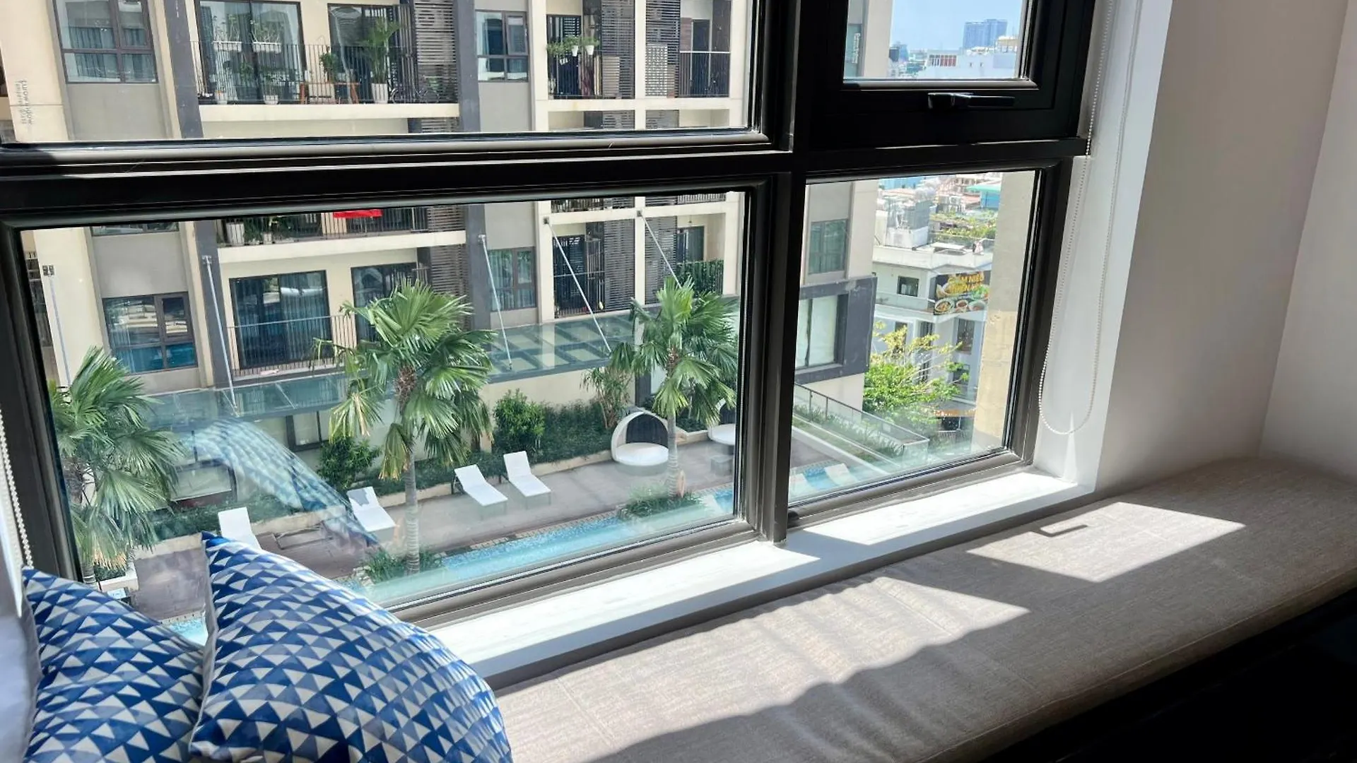 Aparthotel Uphoenix Home- Hado Centrosa Garden Ho Chi Minh City