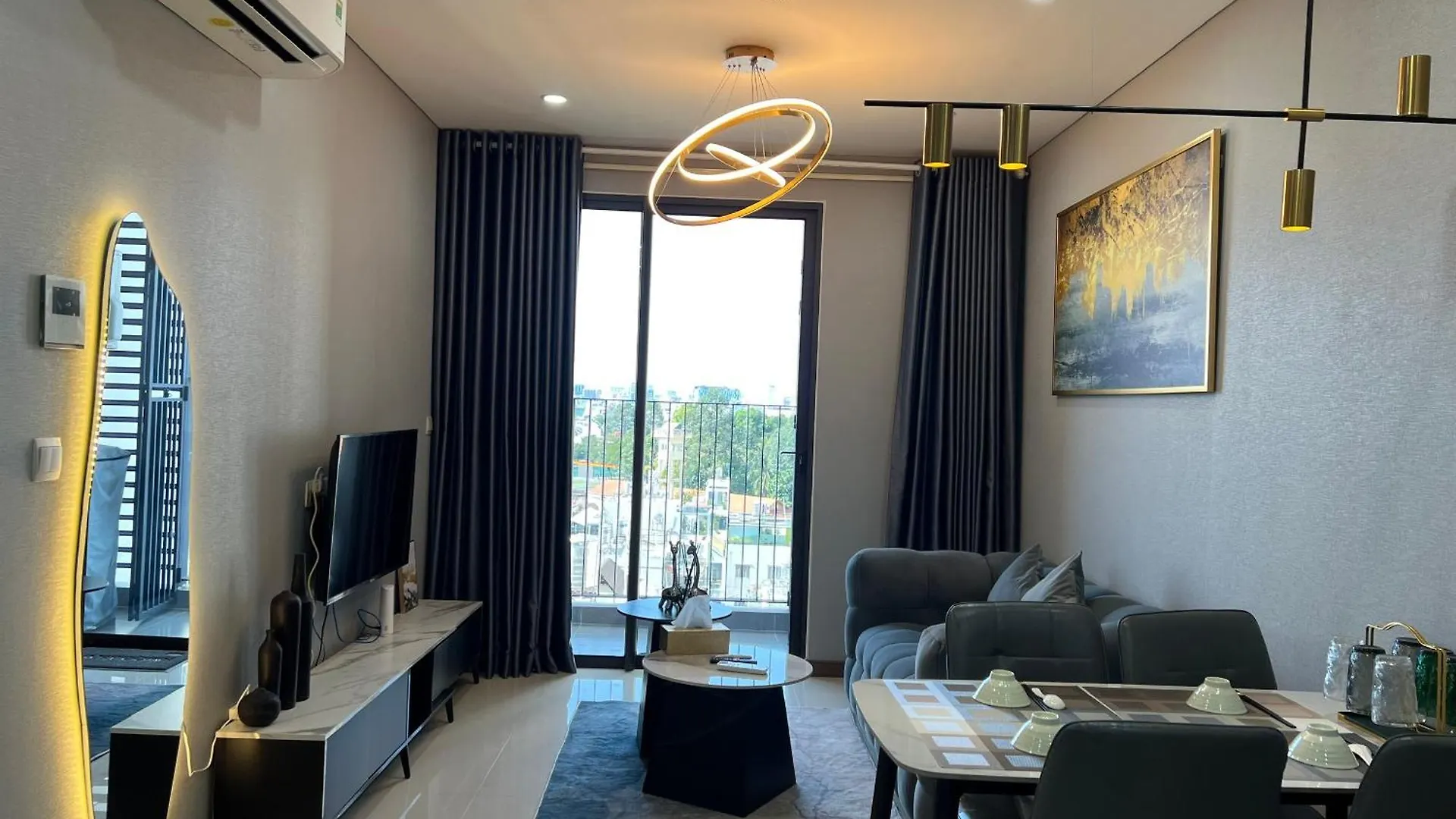 Uphoenix Home- Hado Centrosa Garden Πόλη Χο Τσι Μινχ